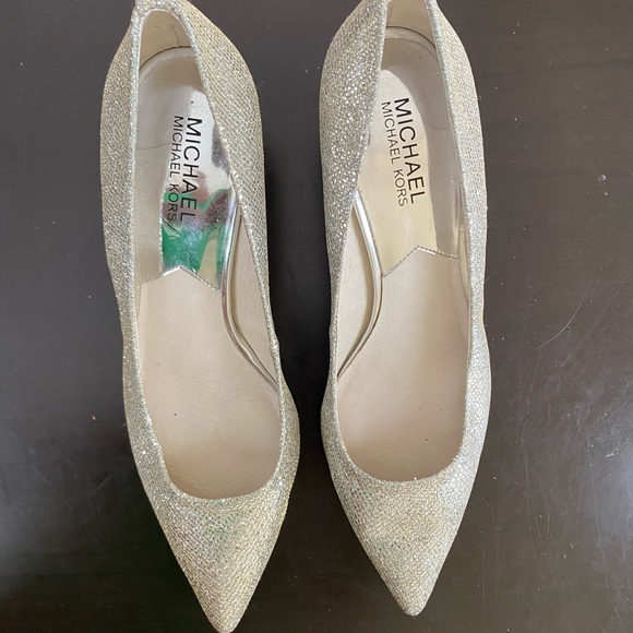 Like New Michael Kors Gold Heels Elegant Design - Picture 1 of 10